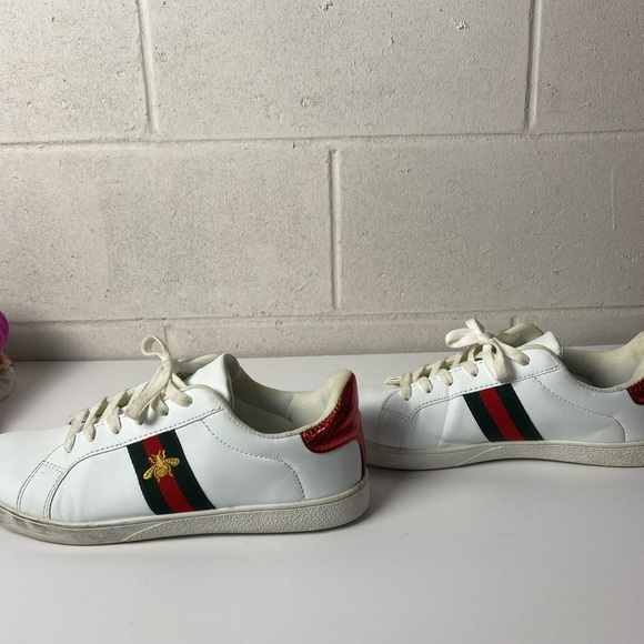 Gucci Bumble Bee Sneakers - Picture 5 of 7